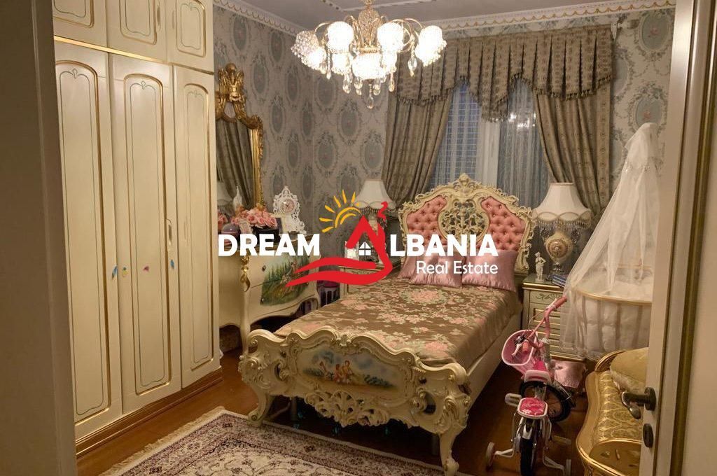Super apartment 2+1+2 garages and a parking space for sale in Kinostudio near the Ministry of Culture (Id 41211321)
