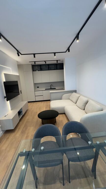 🏢Porcelan,Kompleksi “Green Harmony”jepet me qera apartament 1+1+post parkimii mobiluar 80,000Leke  (Bruto)