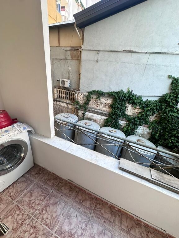 JEPET ME QERA APARTAMENT 2+1, PRANE GJYKATES, DURRES.