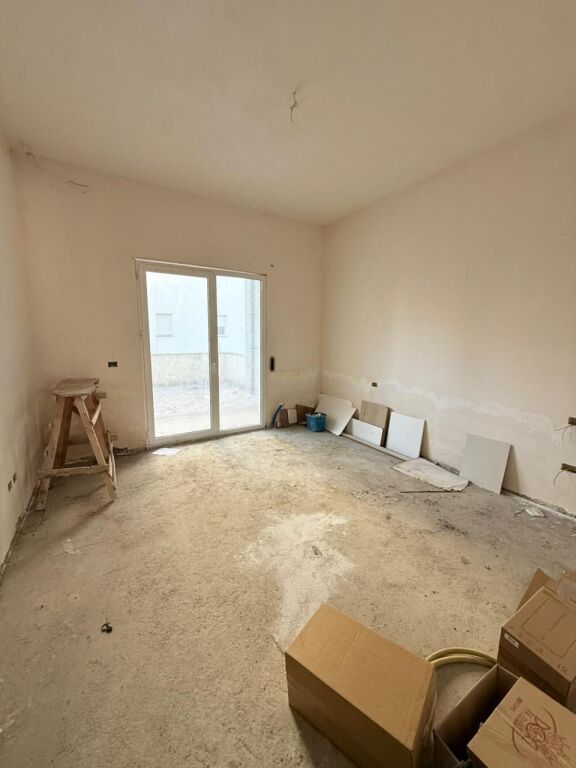 Apartment 3+1+2 with Veranda for Sale – Mateo Complex, 📍 Zoological Garden, Tirana