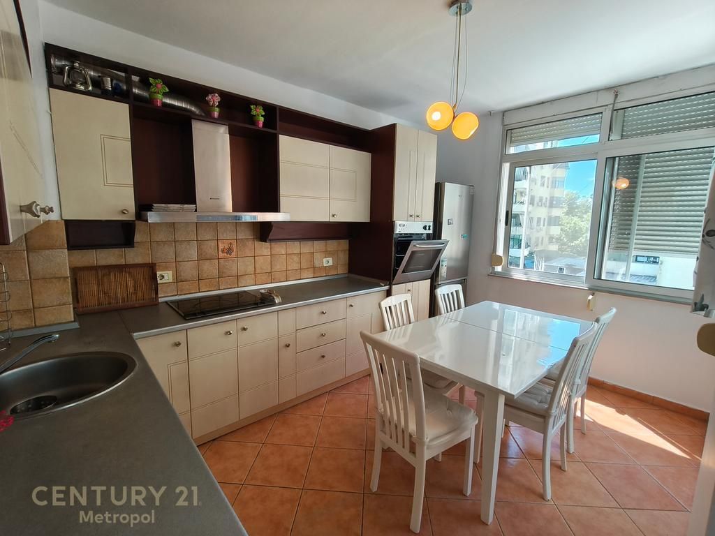 APARTMENT 2+1 For Rent NEAR THE FORMER EXHIBITION
