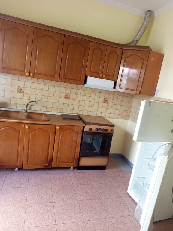 APARTAMENT 1+1. 30000 LEKE ASTIR.