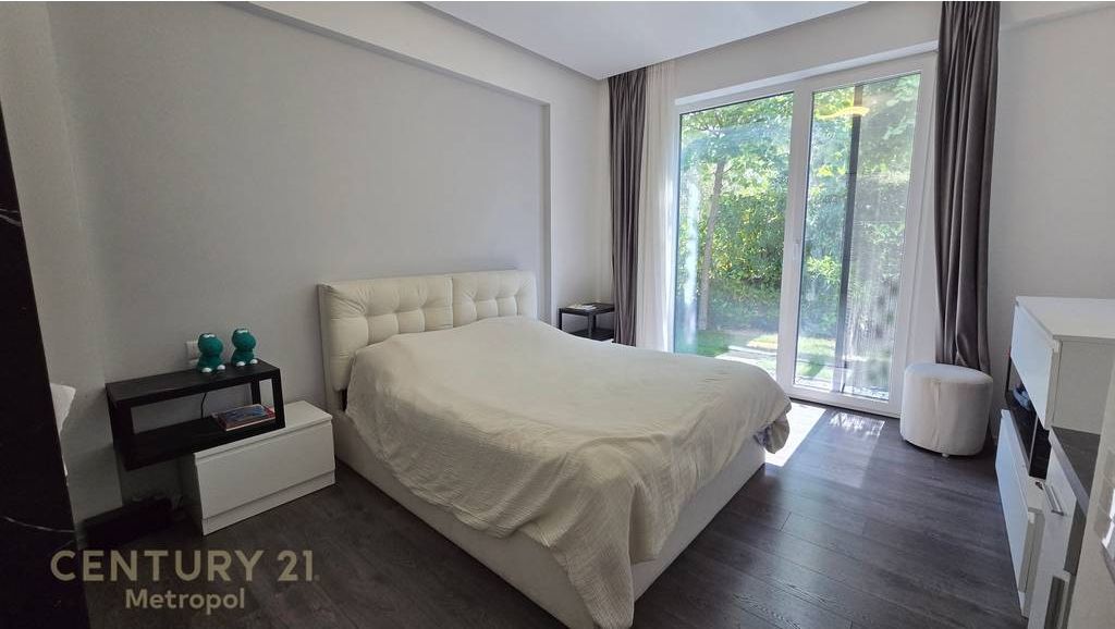 Apartment 2+1+2+yard+ 2 Garages for rent, Forest Residence - Dry Lake!