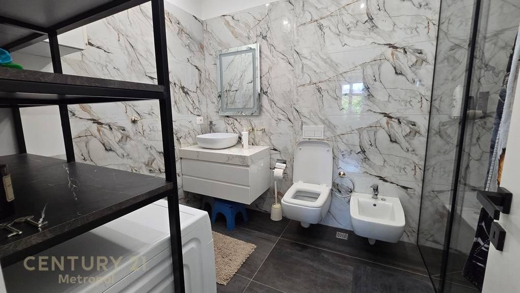 Apartment 2+1+2+yard+ 2 Garages for rent, Forest Residence - Dry Lake!