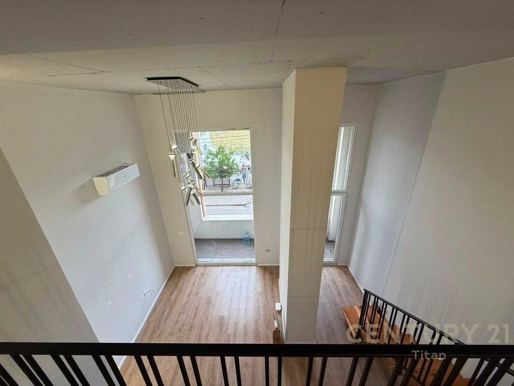 DUPLEX FOR RENT – GOLDEN PARK 3