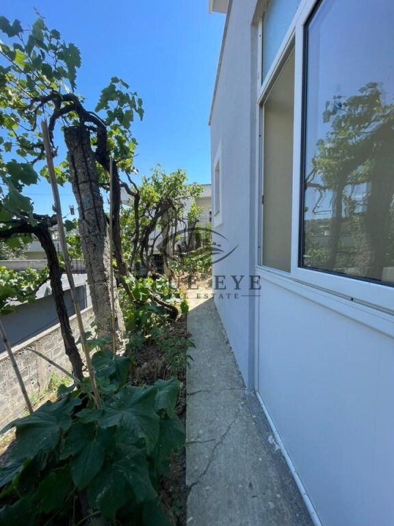 Vilë dy kateshe për Shitje në Durrës, ish fabrika e tullave