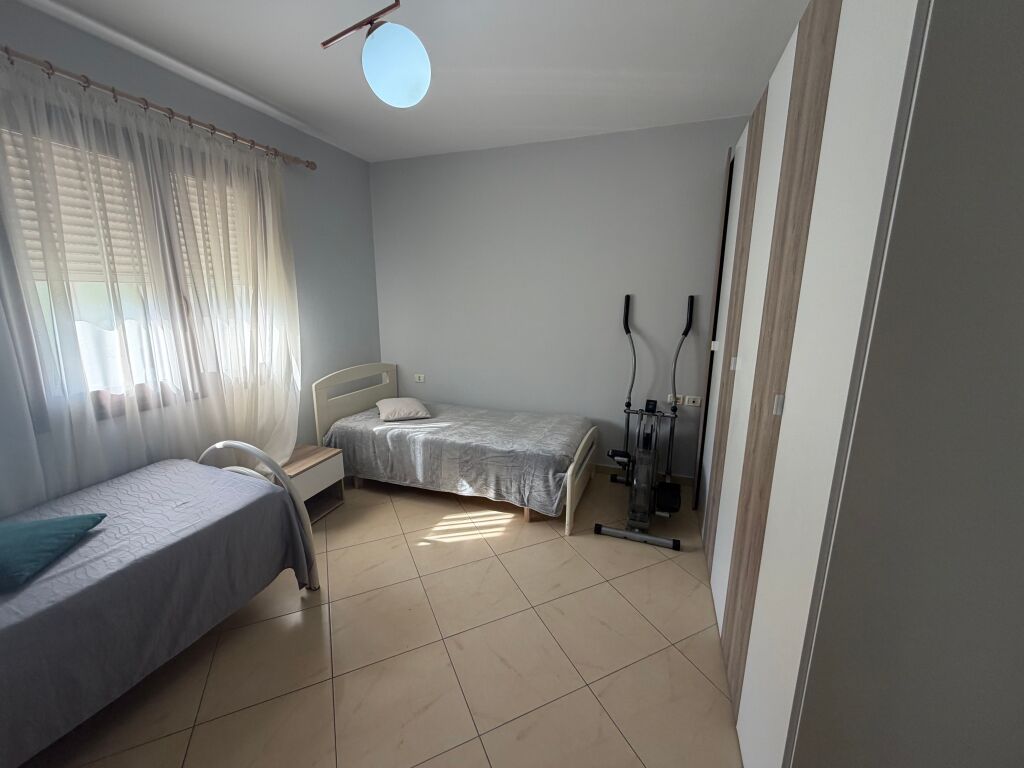 2+1, con parcheggio giardino botanico, 600 euro