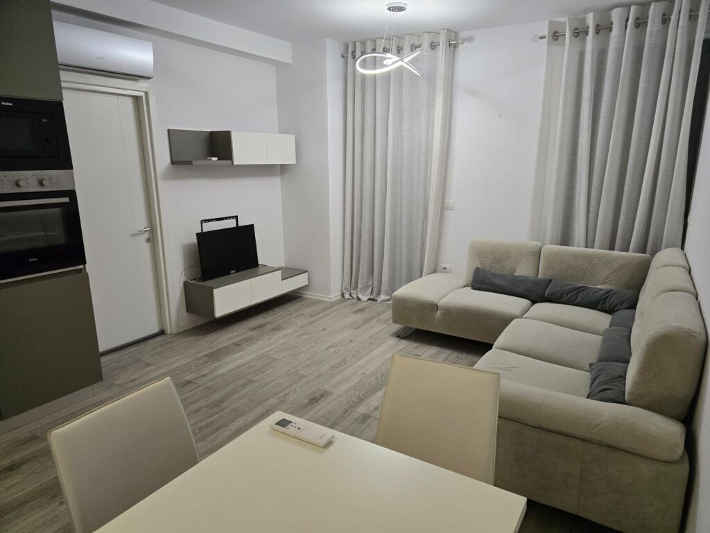 APPARTAMENTO 1+1. 60000 LEKE.CENTRO