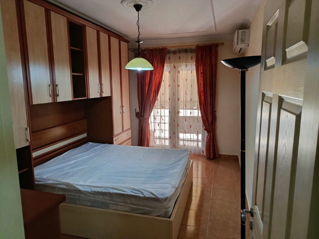 Apartament 1+1 per qera ne Laprake !
