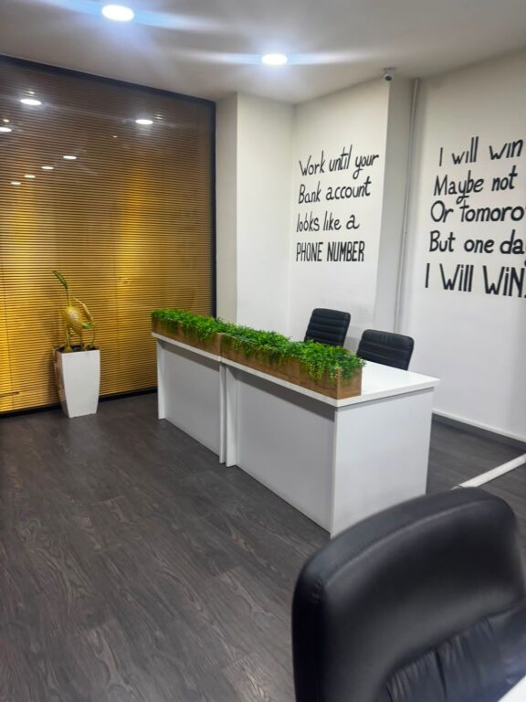 🏢 Shitet Ambient Biznesi tek Globi ne Rrugen e Kavajes, 600 mije euro