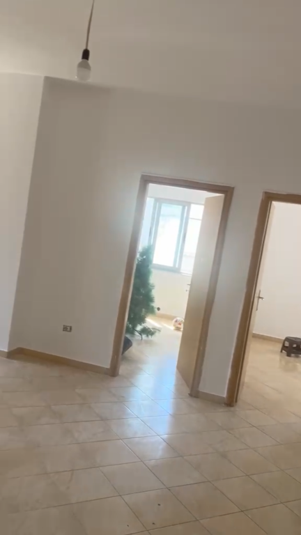 Apartament 3+1 per qera prane Restorant Freskut  !