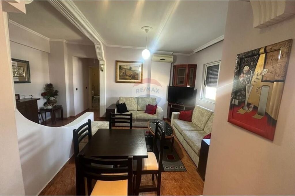 2+1 Apartment for rent in Laprake.