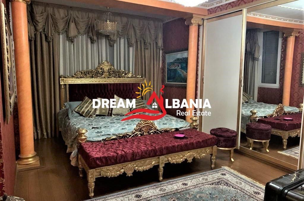 Super apartment 2+1+2 garages and a parking space for sale in Kinostudio near the Ministry of Culture (Id 41211321)
