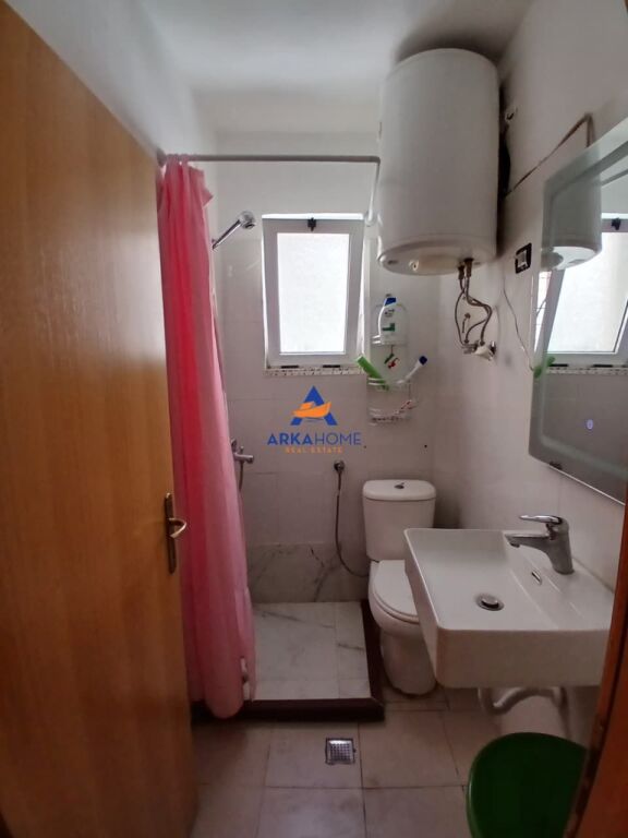 JEPET ME QIRA APARTAMENT 1+1+VERANDE "RRUGA FORTUZI" 60.000 LEKE