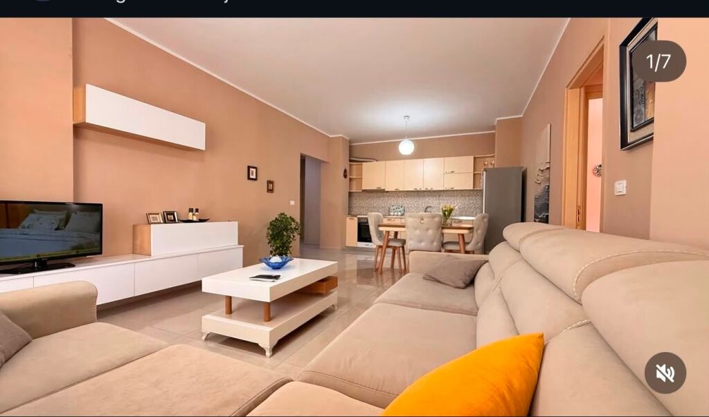 🏢After the Former Durres Restaurant, a 2+1+2 apartment, furnished, is for rent 60,000Leke