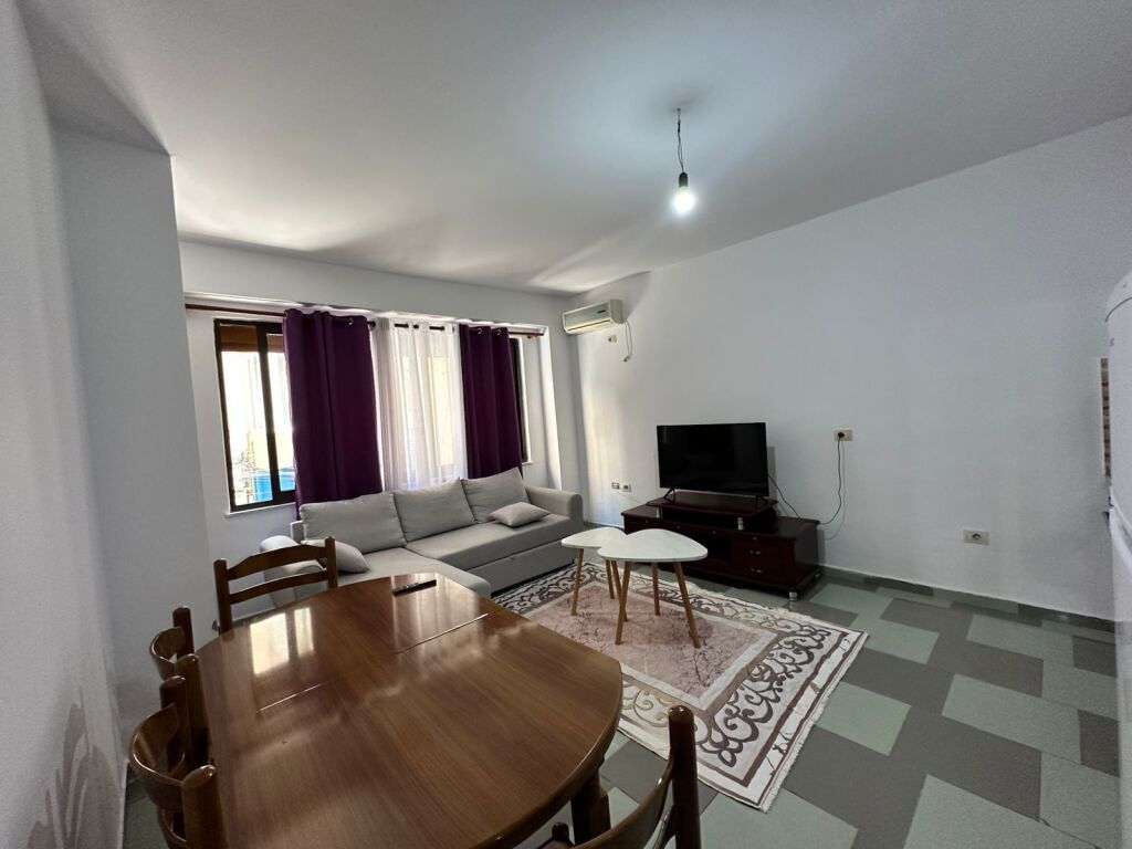 1+1/Qera📍Rruga e elbasanit 📌50 000 lek