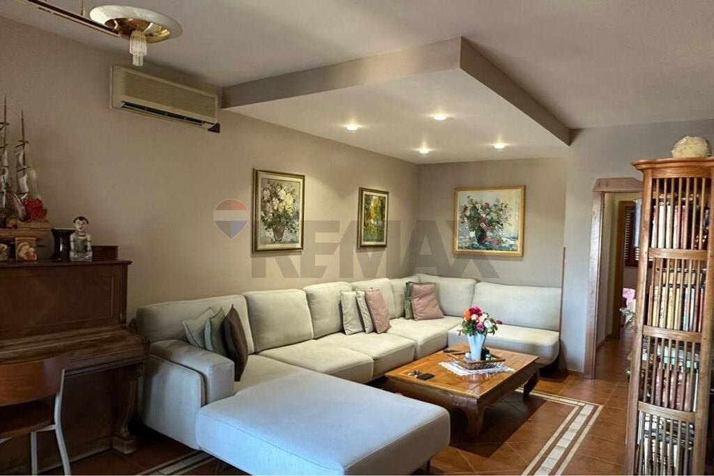 Apartament 3+1 ne Shitje Rr. Fortuzi Mine Peza