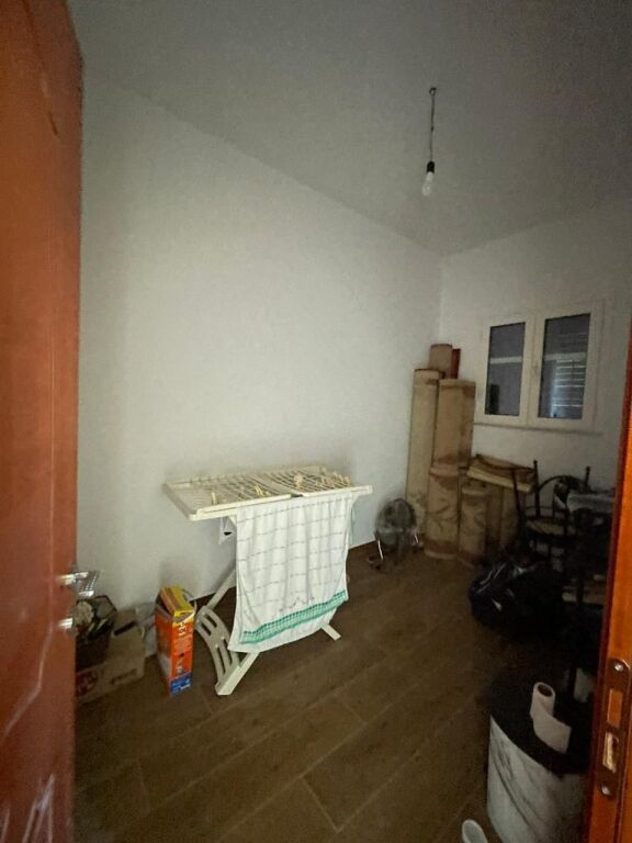 Vilë 3 kateshe 2+1+2 Me Qira në Plazh Hekurudha, Durrës