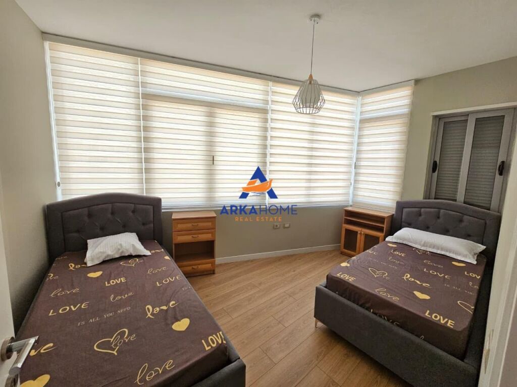 APPARTAMENTO 2+1+BALCONE "VICINO ALLA PROCURA, VIA HAXHI HYSEN DALLIU" 70.000 LEKE