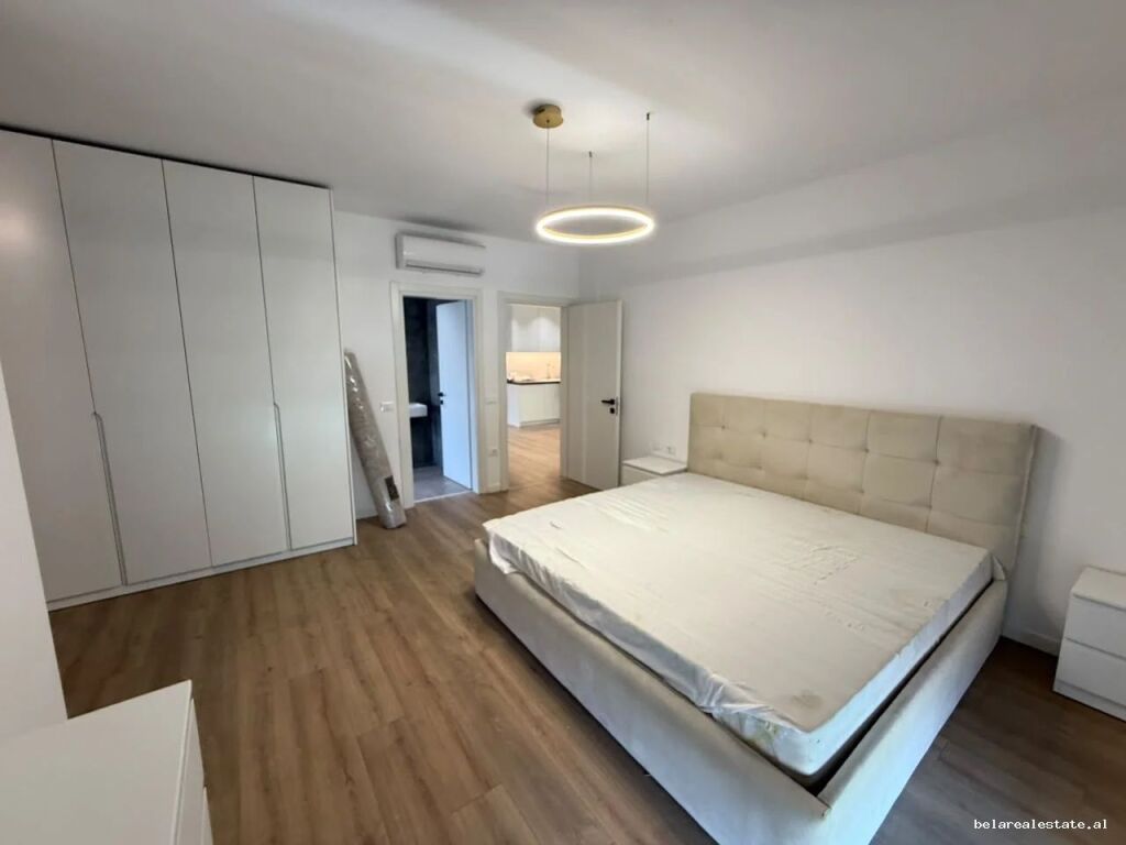 Apartament Me Qera 3+1 Tek Komuna e Parisit ( ID B230219) Tirane