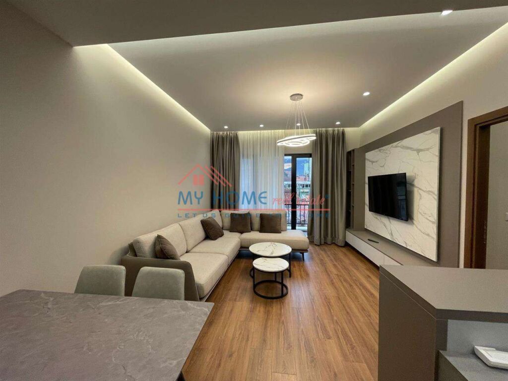 Apartament 2+1 me qera tek Farmacia 10 Tirane