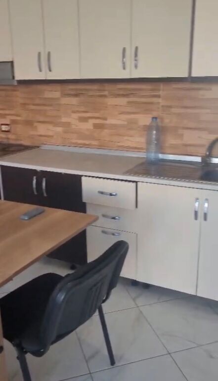 Astir, affittasi appartamento 2+1! 35.000 Leke
