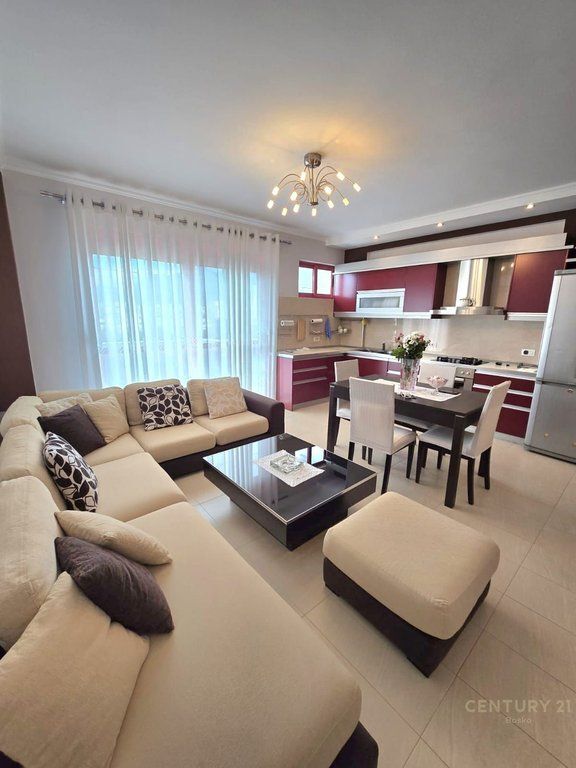 Appartamento Moderno 2+1+2 in Vendita vicino a Uccello Nero 222.000 €