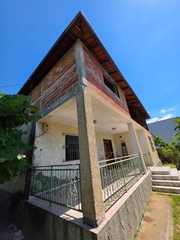 SHITET: Truall ( 500m²) + Shtëpi Private ( 341m² ) 📍 LAPRAKË - Pas Spitalit Ushtarak 200m ) Akses Direkt në Unazë &amp; Autostradë 🛣️ 350.000€ ✨️