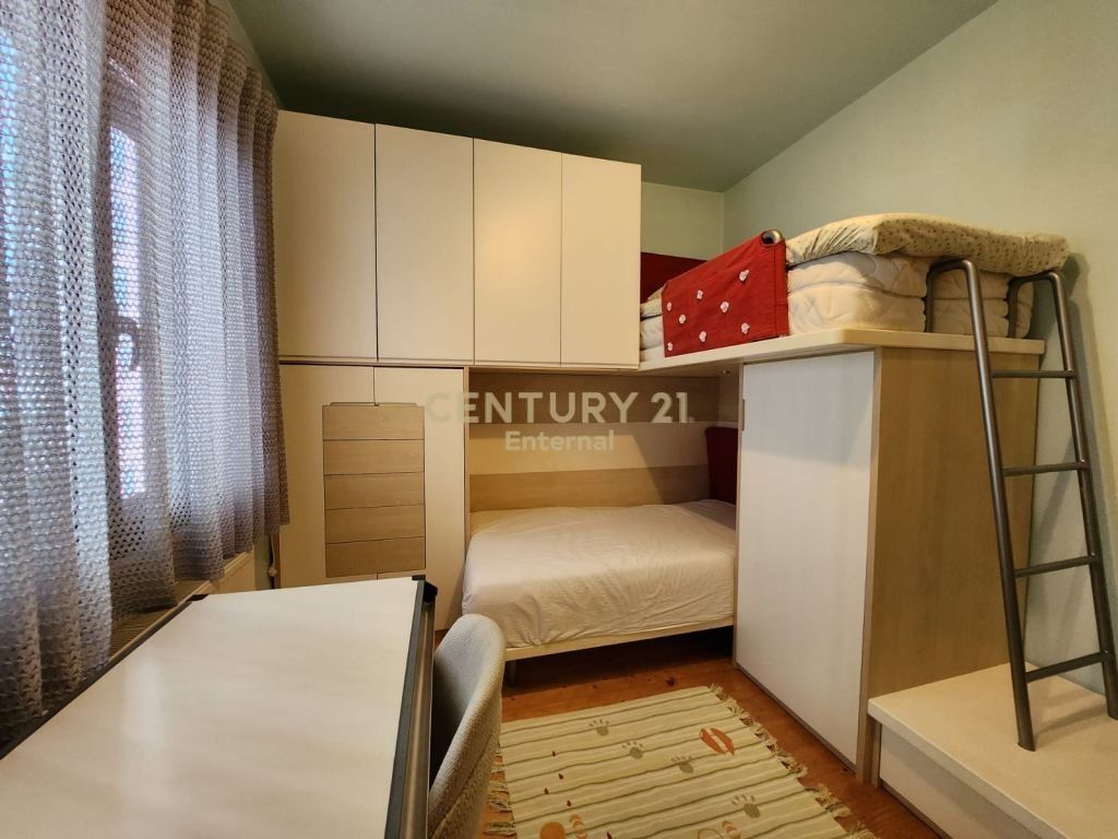 Apartament 2+1+ Post Parkimi Per QIra tek Air Albania