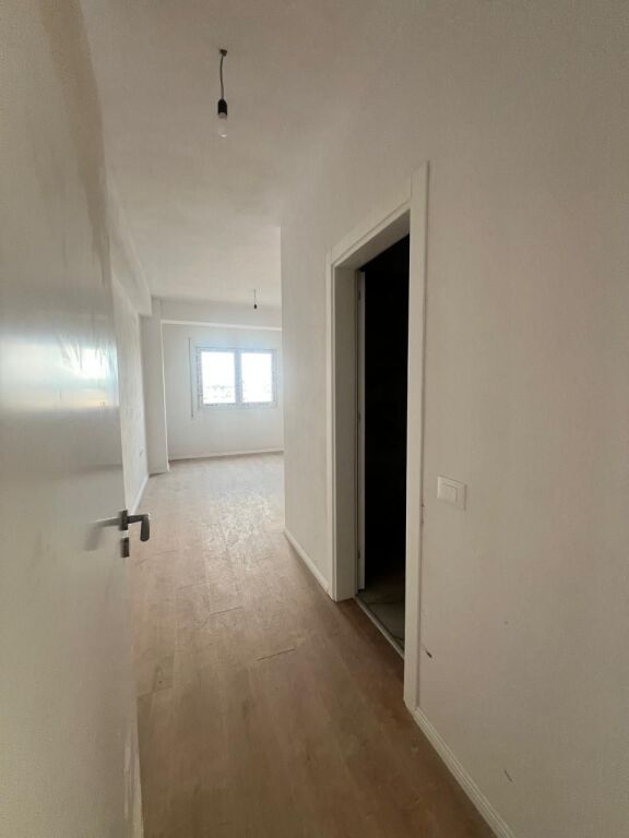 SHITET APARTAMENT 2+1+2 KAMEZ, Bulevardi Blu