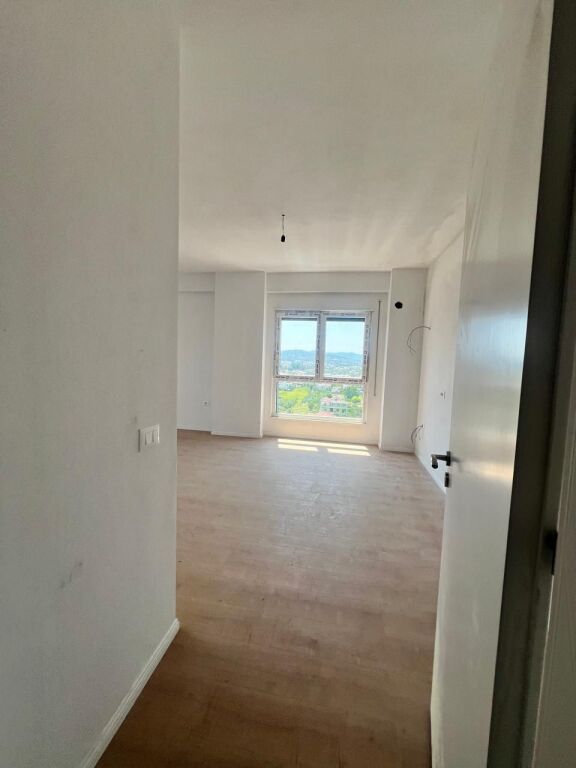 SHITET APARTAMENT 2+1+2 KAMEZ, Bulevardi Blu