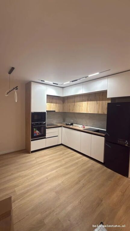 Zyre Me Qera 2+1 Tek Ish-Dogana (ID BZ2996) Tirane