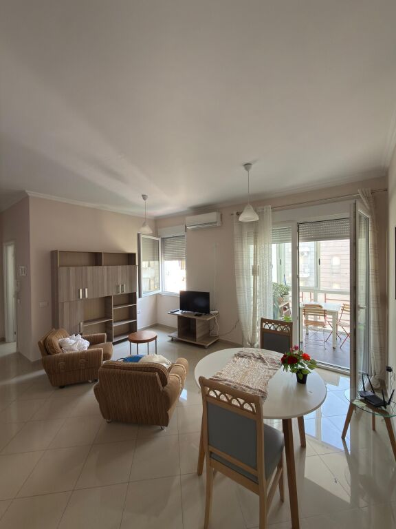 Apartment 1+1 for rent at Pazari i Ri