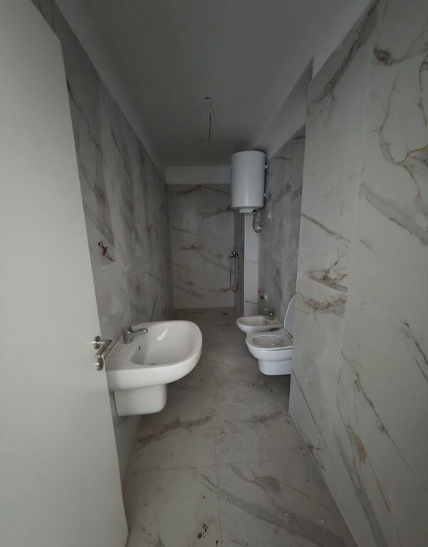 📌 Ufficio in Affitto – Donika Center, Vicino al Centro