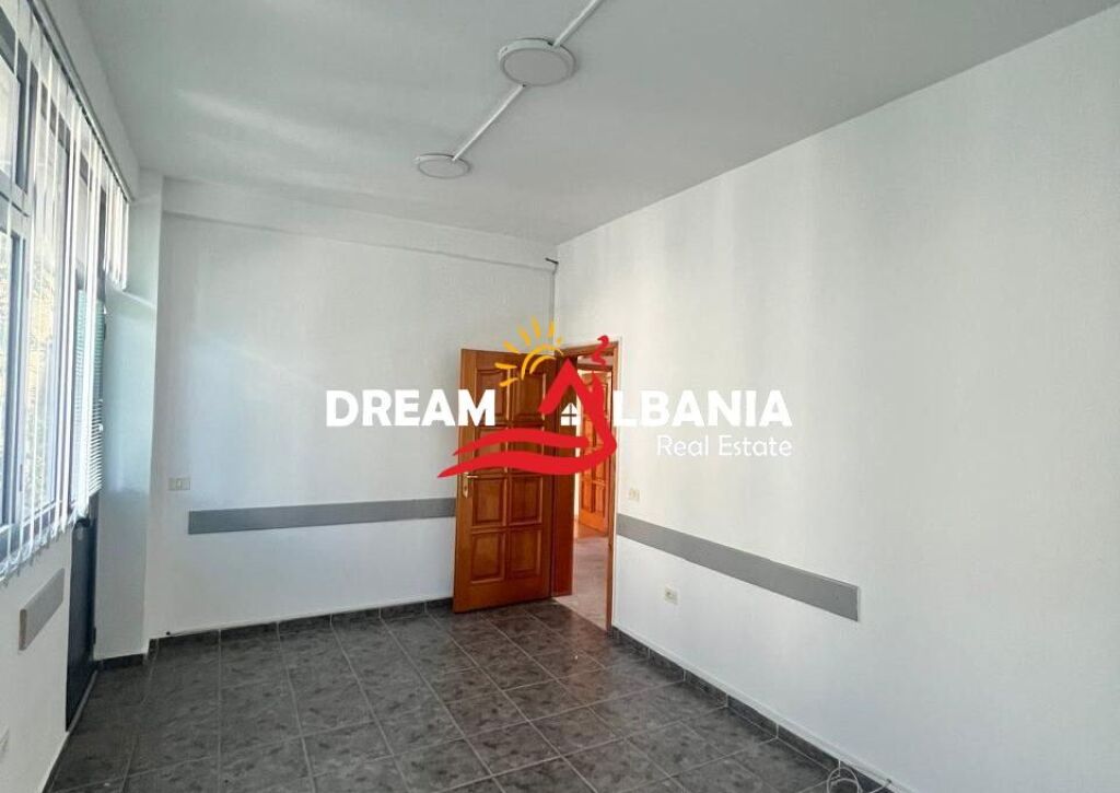 Two business premises for rent are given near the ASL complex (ID 42711176 )