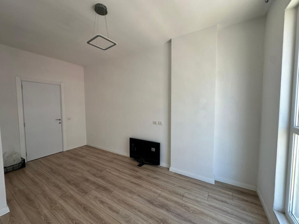 Apartament 1+1 me qira bosh tek Univers City