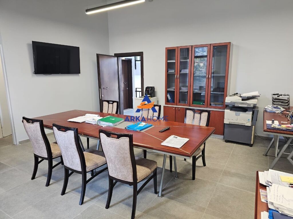 SHITET NJESI BIZNESI 52M2 "TE RRUGA JORDAN MISJA" 156.000 EURO
