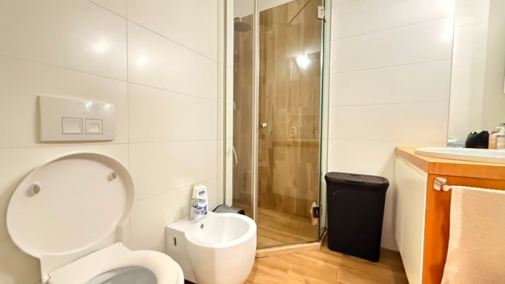 Appartamento 2+1 in Affitto a Komuna e Parisit, Tirana