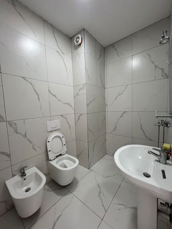 shitet apartament 2+1 i mobiluar tek univers city