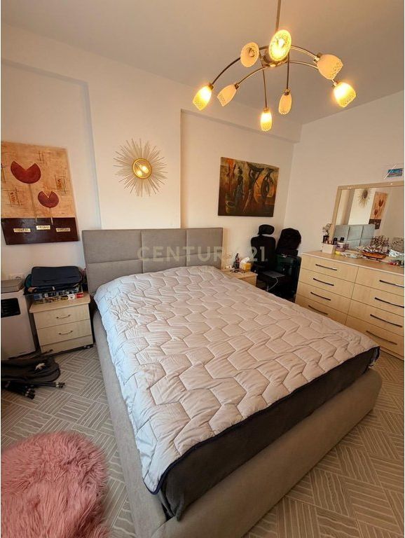 Jepet me qera apartament 1+1 Astir