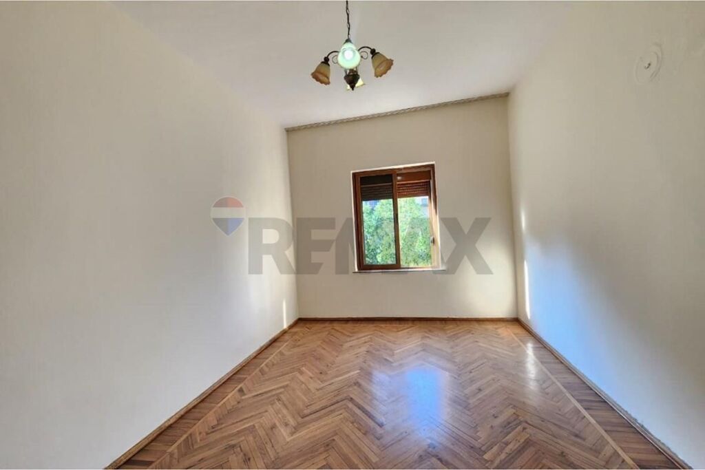 Apartment for sale in Bllok (university book)
