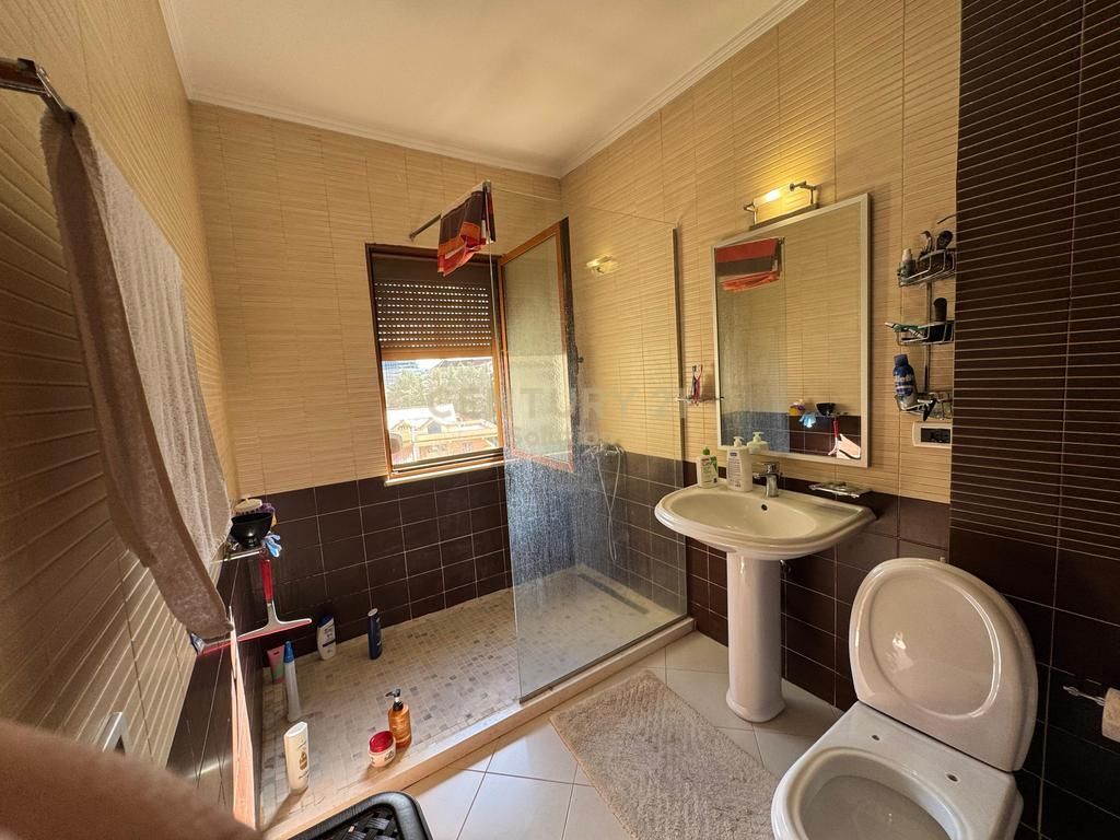 SHESIM APARTAMENT 2+1+2 TEK KOMUNA E PARISIT!