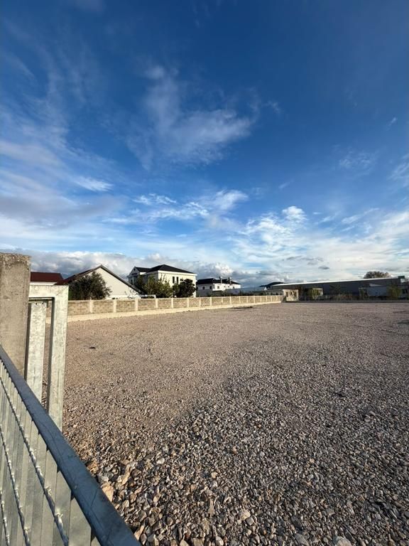 Land for Rent in Rinas 1600m