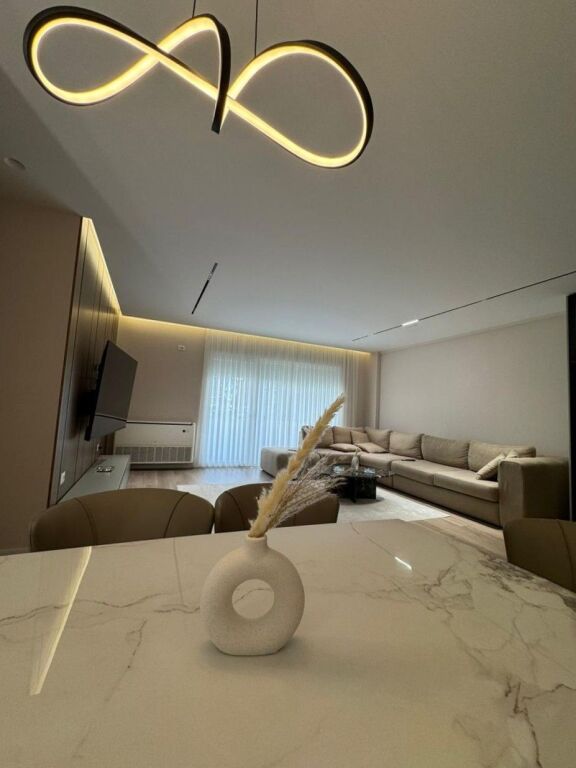 🌟APARTAMENT LUKSOZ 2+1+2 ME QIRA – LIQENI I THATË, PRANË RADISSON 🌟