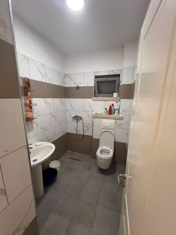 Apartment 3+1 for rent in one of the most sought-after areas of the city, near the "2 Gjelat" School.