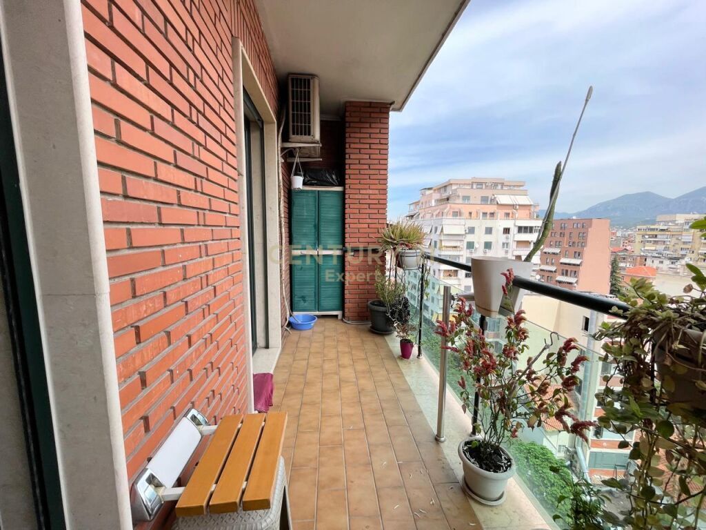 LUXURY APARTMENT 3+1+2 PARKING SPACES FOR RENT AT THE GALLERY !!