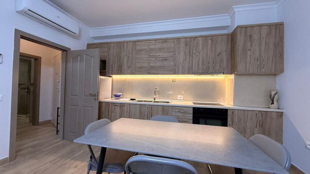 Apartament 1+1 me qira prane Fakultetit te Mjeksise