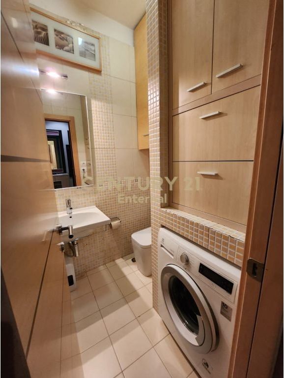 Apartament 2+1+ Post Parkimi Per QIra tek Air Albania
