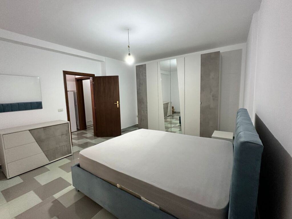 1+1/Qera📍Rruga e elbasanit 📌50 000 lek