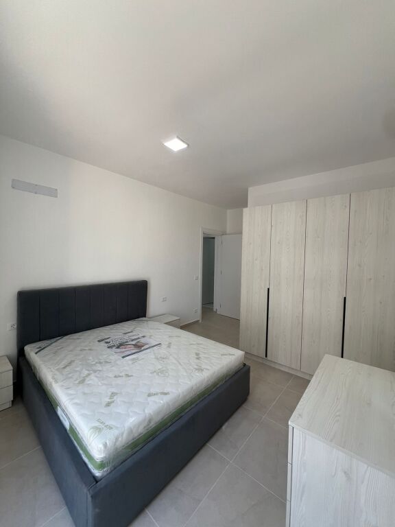 shitet apartament 2+1 i mobiluar tek univers city